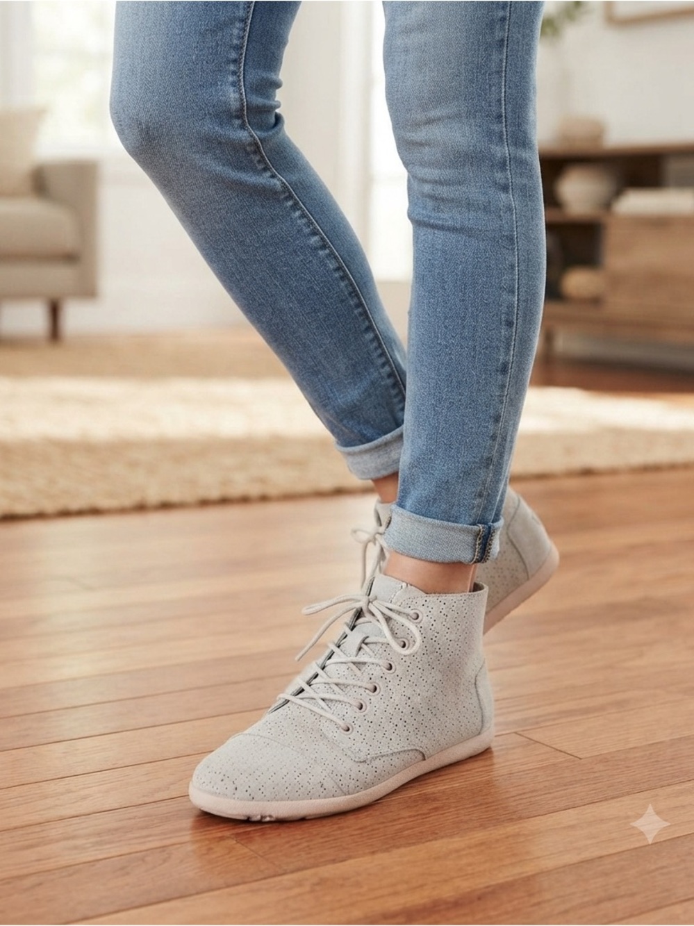 Toms Beige Suede High-Top Sneakers W10